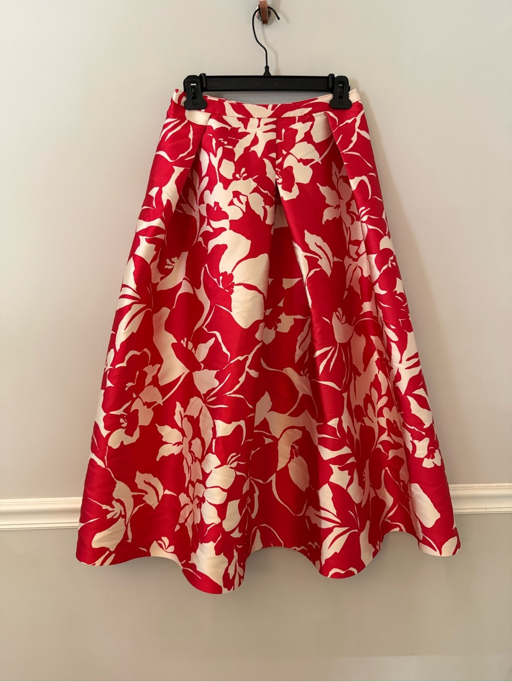 Ann Mashburn red floral A line midi skirt. XS